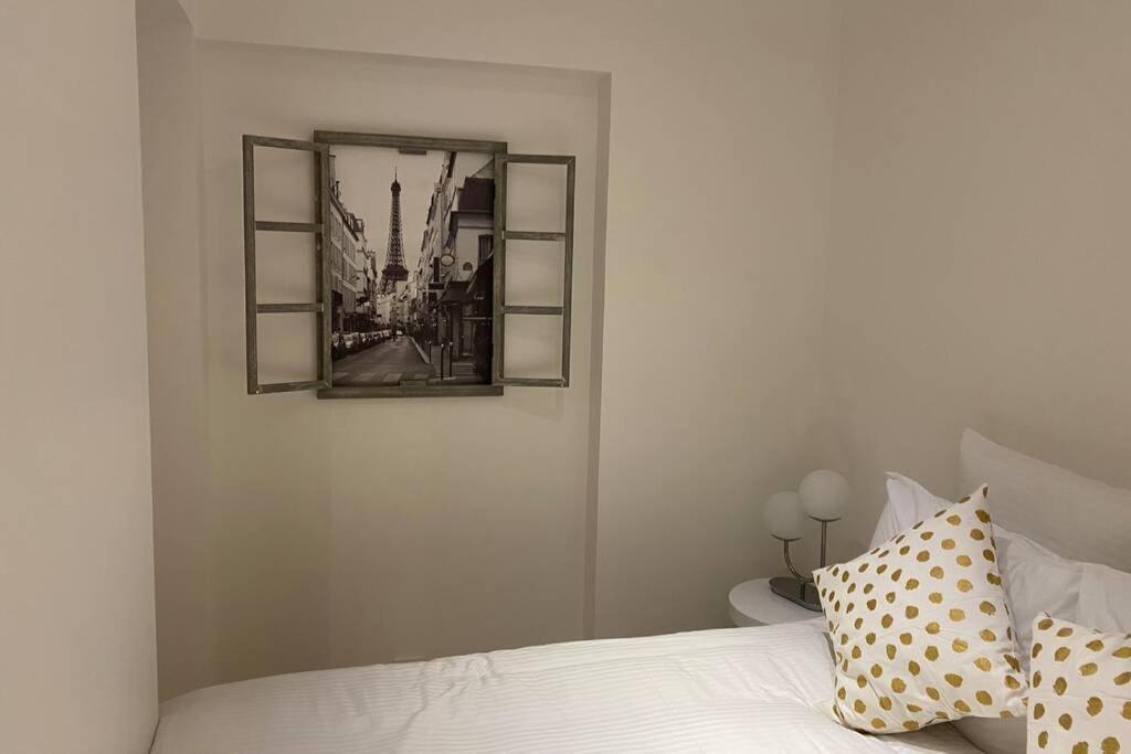 Stylist And Cosy In Montparnasse Parijs
